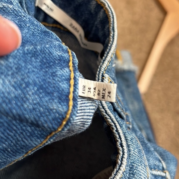Size 2 Zara jeans shorts - Picture 6 of 7